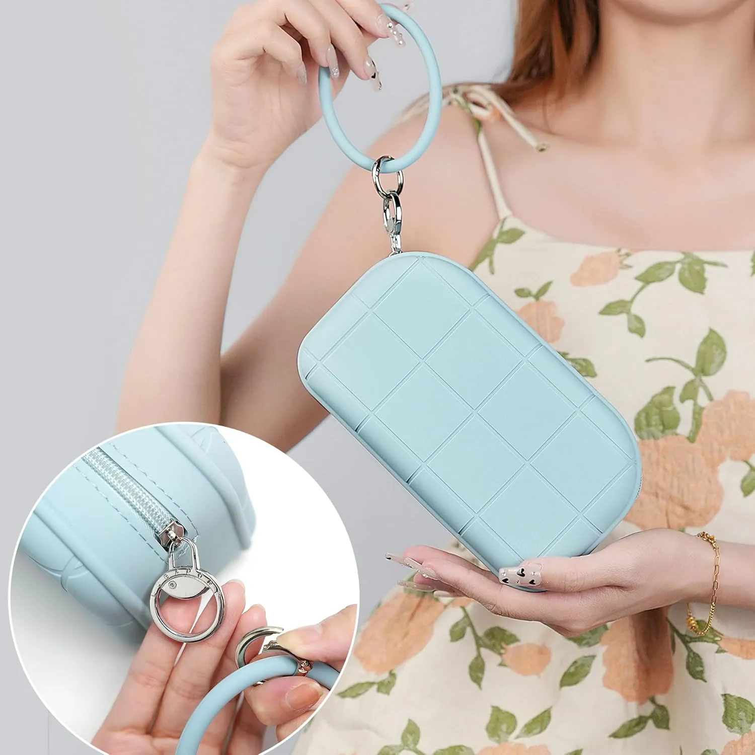 Silicone Makeup Bag Travel Cosmetic Bag Stuff Bag Makeup Pouch Cute Makeup Organizer Versatile Zipper Pouch for Women (Blue)