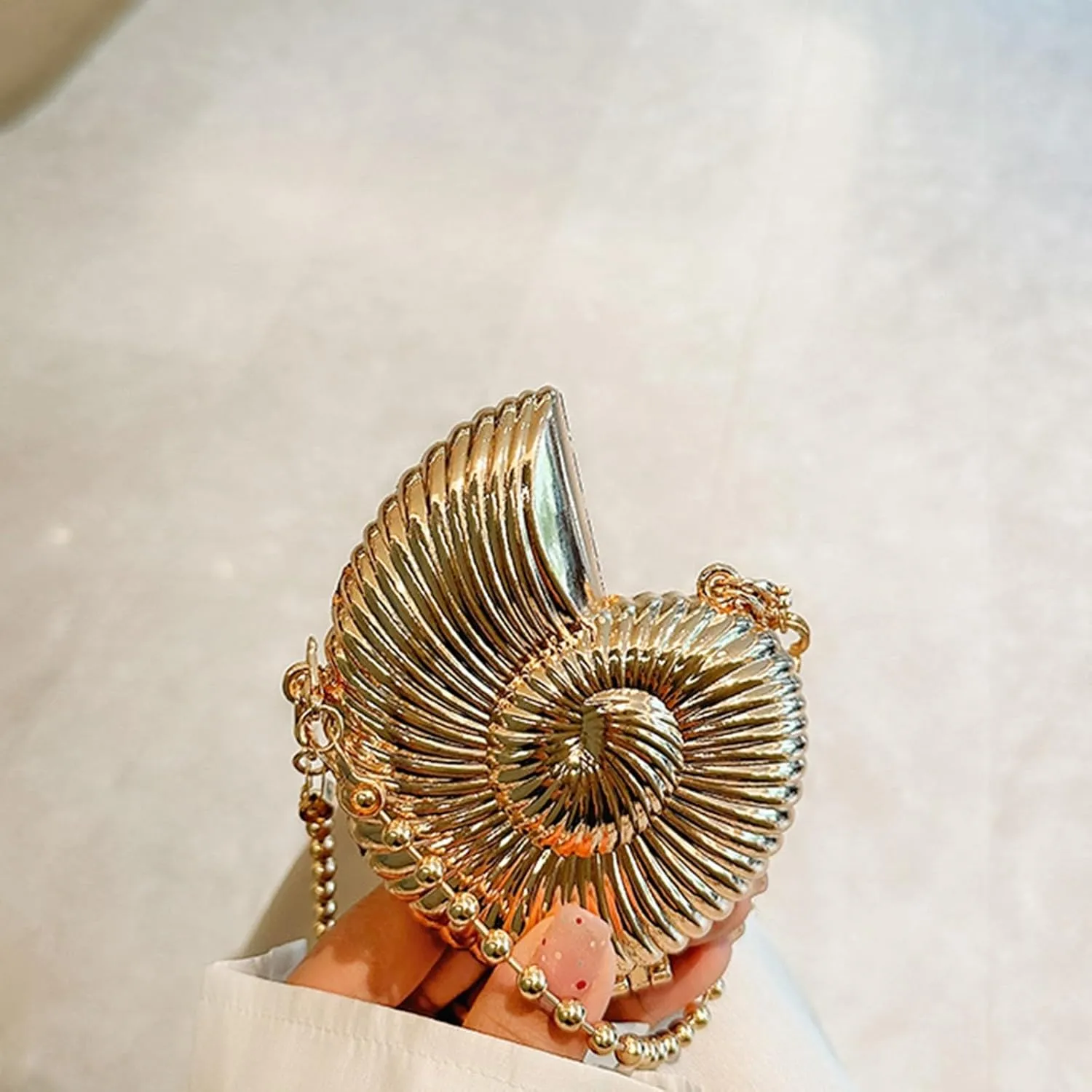 Straw Bag for Women,Small Crossbody Purse,Women Glitter Seashell Evening Bag Purse Chain Strap Clutch Handbag Pearl Shoulder Bag Fashion Mini Cross-body Bags